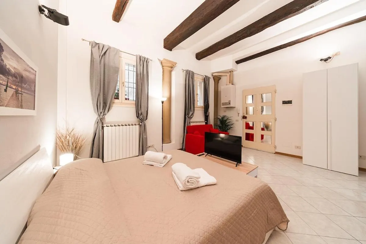 Center House - Bologna Center Apartment 0*,  Italy