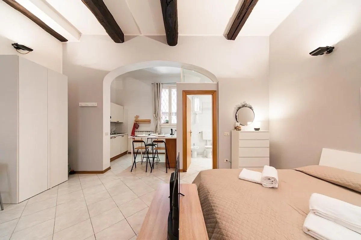 Center House - Bologna Center Apartment 0*,  Italy