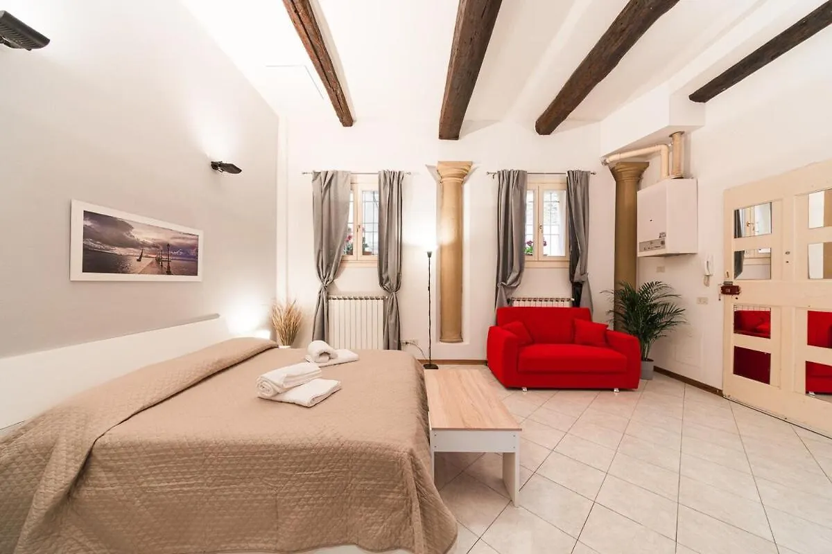 Center House - Bologna Center Apartment
