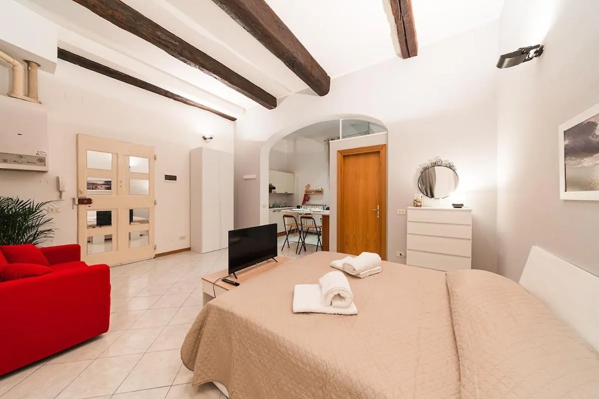 Center House - Bologna Center Apartment Italy