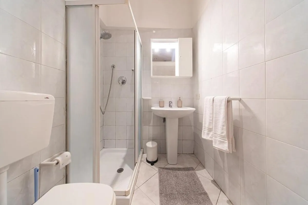 Center House - Bologna Center Apartment 0*,  Italy